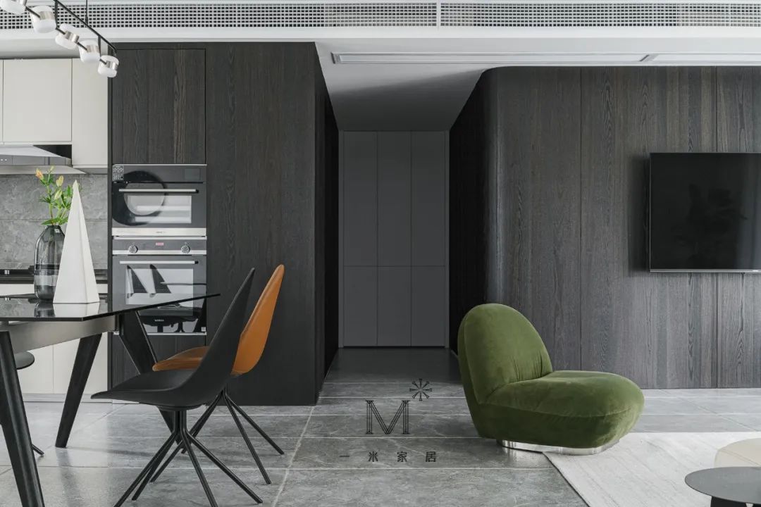 143㎡现代简约家居，演绎黑与白的时光对话-11