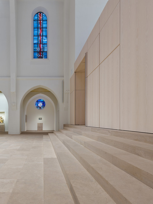 德国 St Fidelis 教堂 | 喧嚣中的宁静空间-25