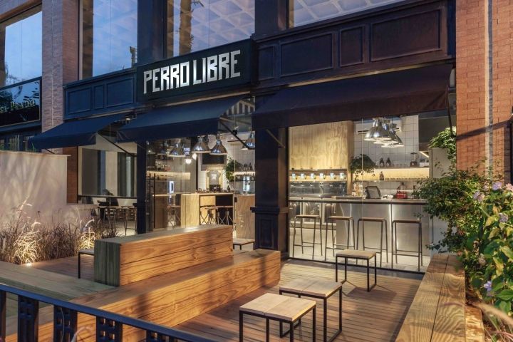 自由犬酒吧间-17