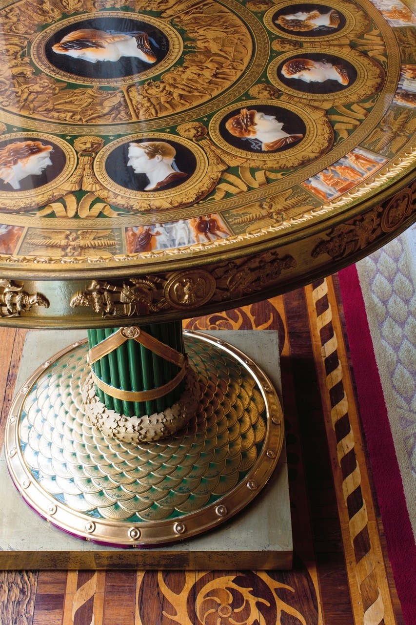 
 Buckingham Palace: The Interiors, by Ashley Hicks; 2018 Rizzoli. ~ Decor, Art & Culture | Cool Chic Style Fashion
-1