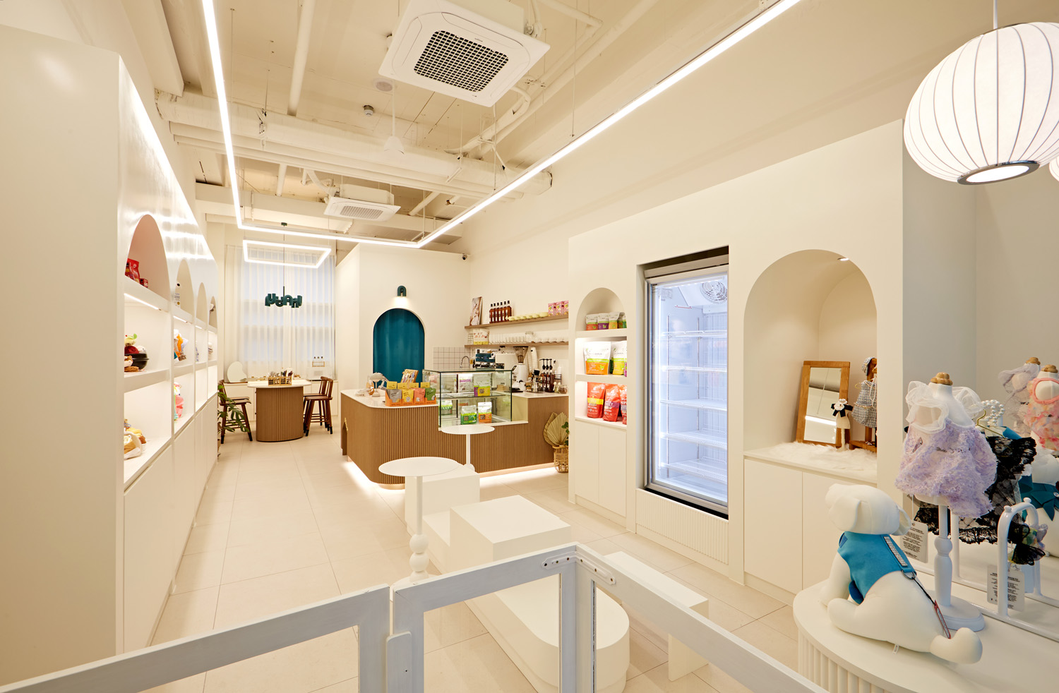 白色与木色的极简之美 | 13 坪小空间的餐厅设计-6