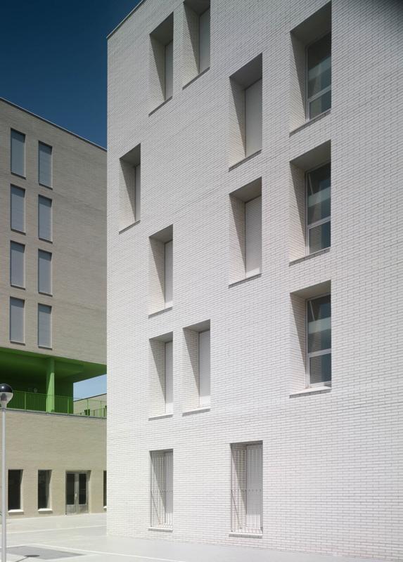 西班牙 317 社会住房 | 梯田式布局与可持续设计的融合-33