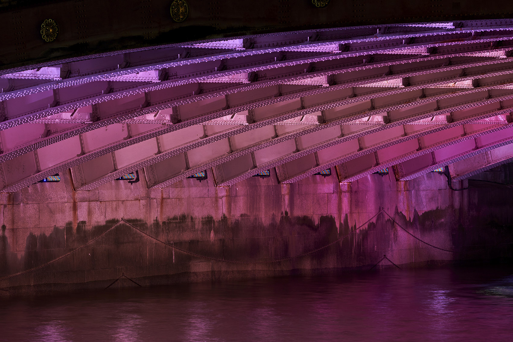 英国“光河”大型灯光装置丨英国伦敦丨Leo Villareal-34