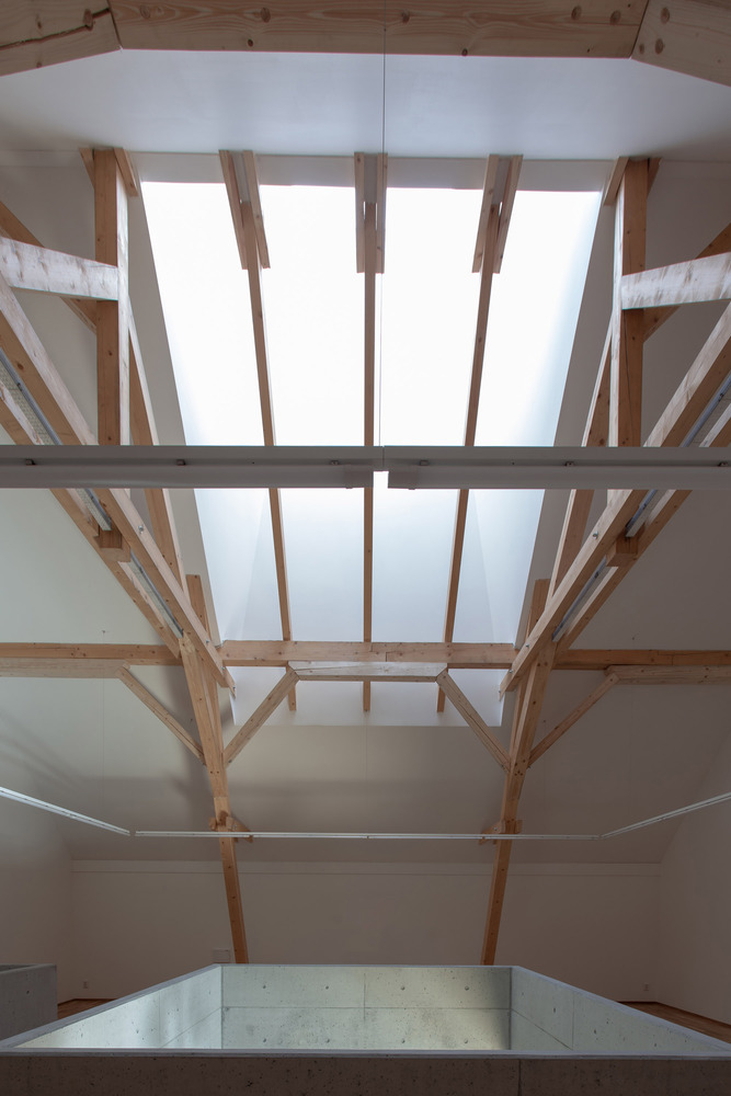 捷克 Píšť信息文化中心 · 白色几何建筑的公共空间创新-38