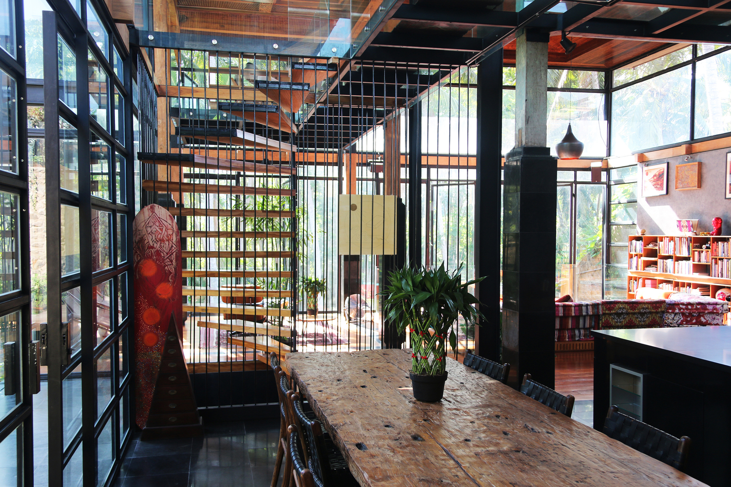 印尼 Ubud 丛林中的现代传统交融之家-49