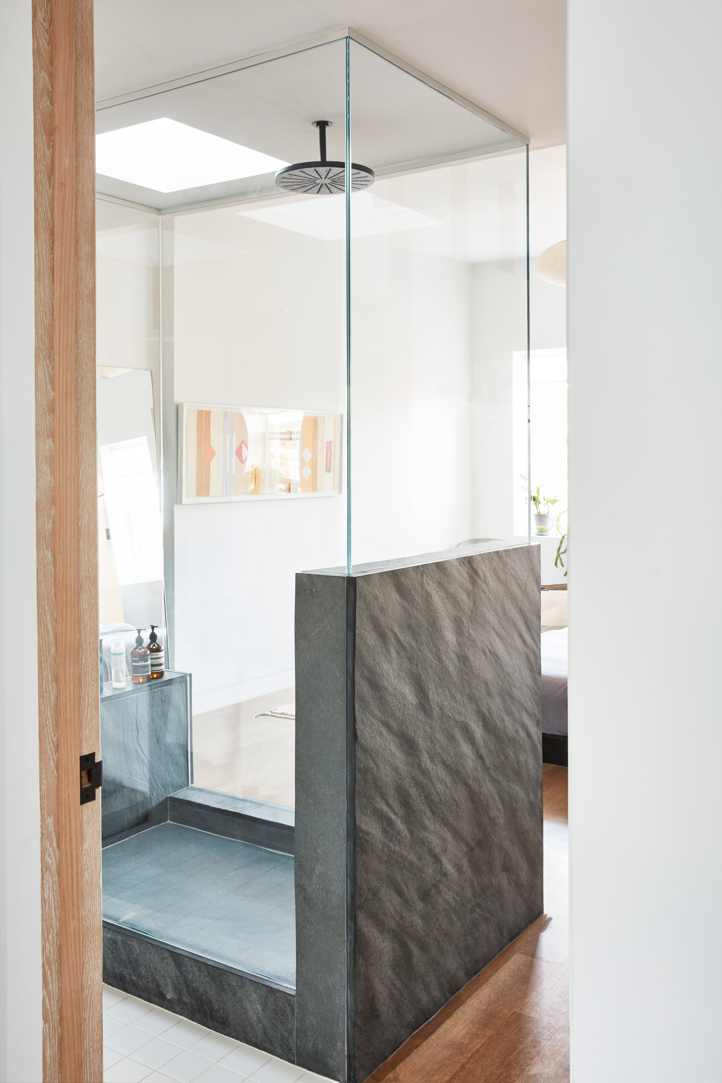 重塑褐石空间，开放式布局与自然光完美融合-21