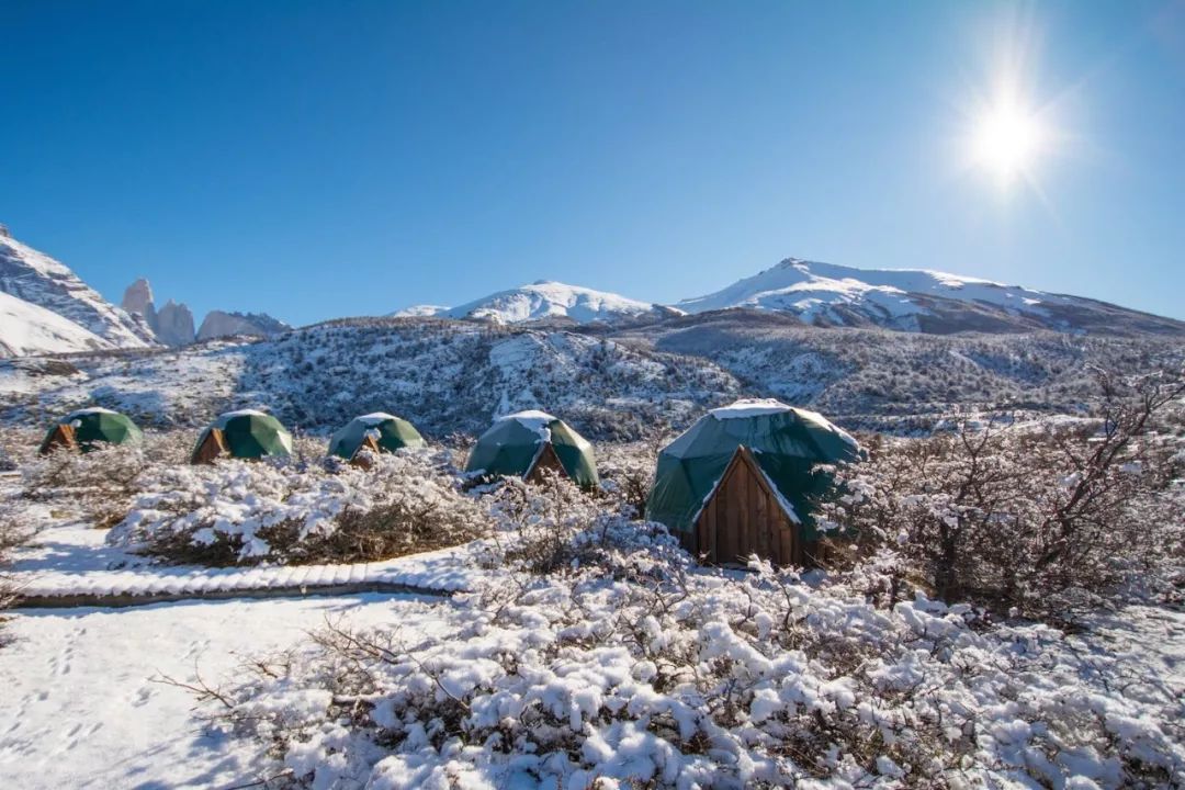 智利巴塔哥尼亚绿色穹顶酒店，融入自然的设计之美-17