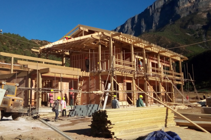 泸沽湖畔,藏在木构里的摩梭诗意-19