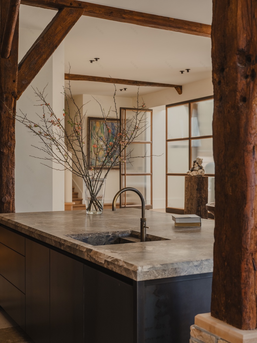 你提供的EGINSTILL可能并不是一个正确的英文单词,请你检查该内容是否准确,以便我为你完成整句的准确翻译目前仅Authentic charm可翻译为真正的魅力 丨荷兰阿姆斯特丹-9