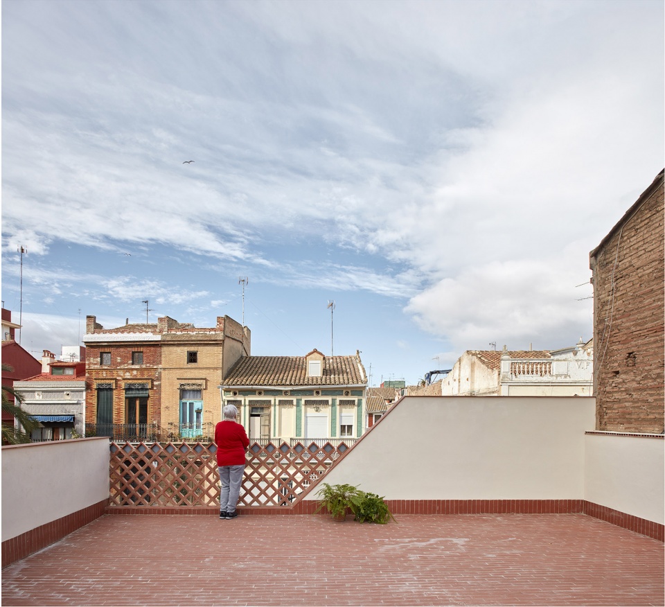 历史街区的活力新生 | El Cabanyal 住宅翻新-48