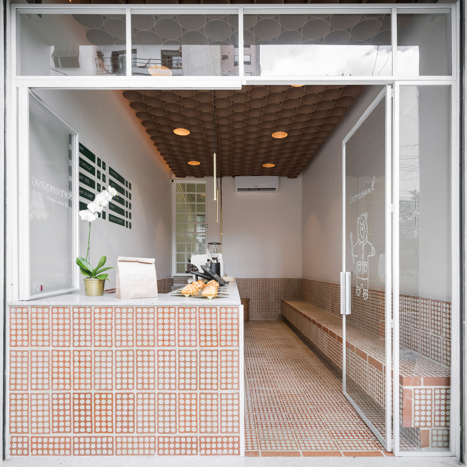 五光十色,诱人的现代烘焙店设计-48