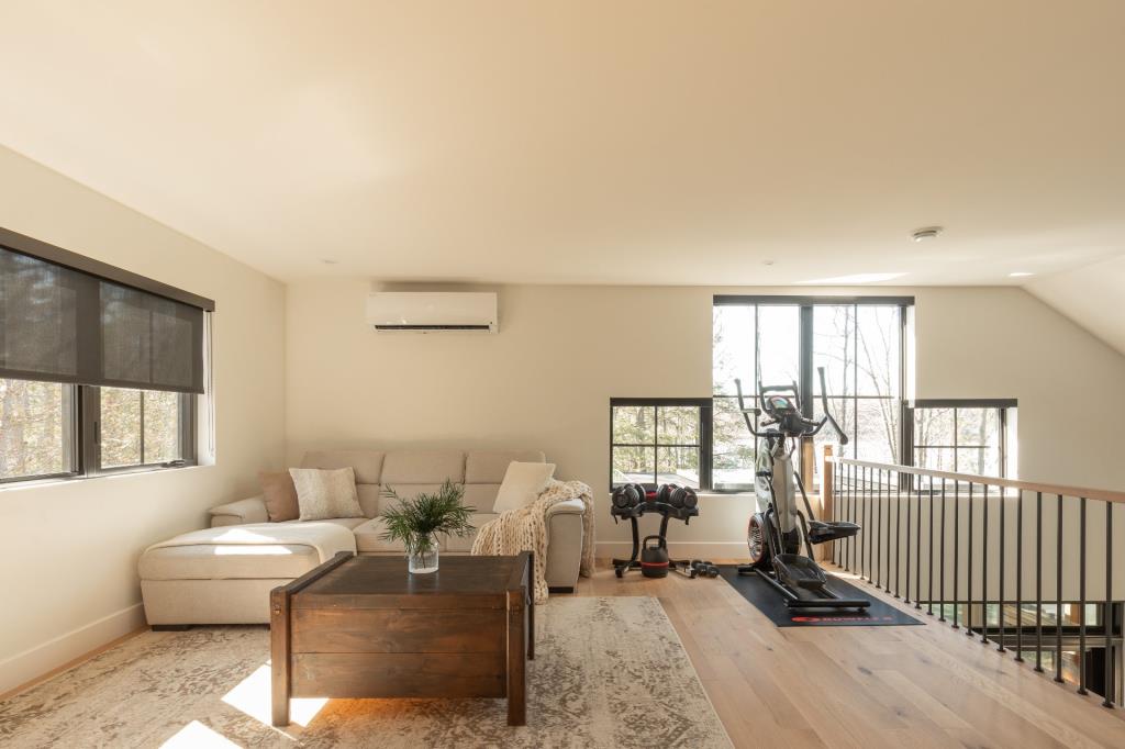 劳伦琴地区水边豪华房产丨Joli Joli Design-24