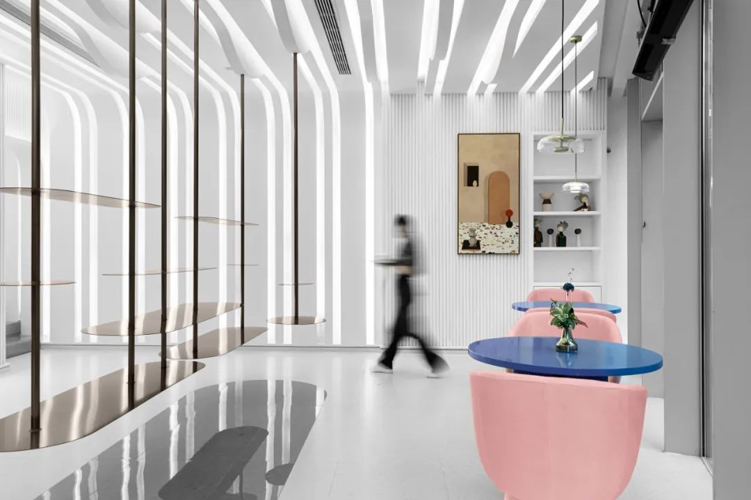 杭州恋燕紫涵“鸟巢”概念店，极简趣味与空间美学结合-31