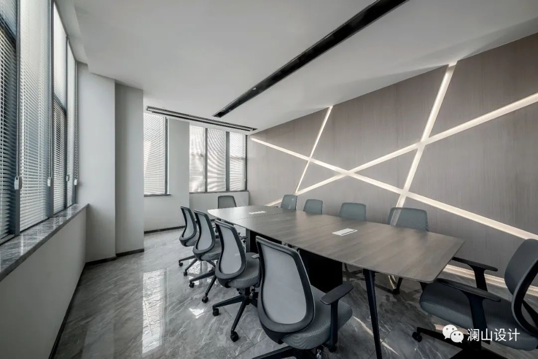 灰色地带 | 现代简约中的自然韵律-11