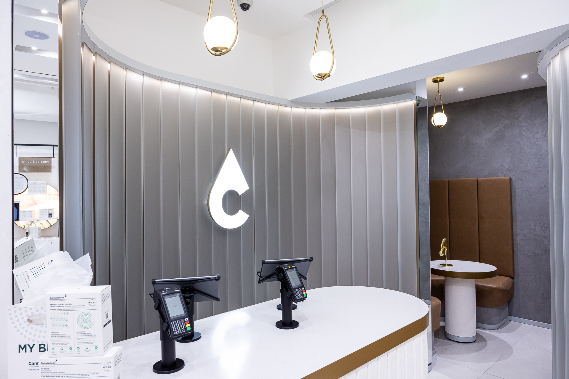 Cannabotech 英国旗舰店丨英国伦敦丨Design4Retail-14