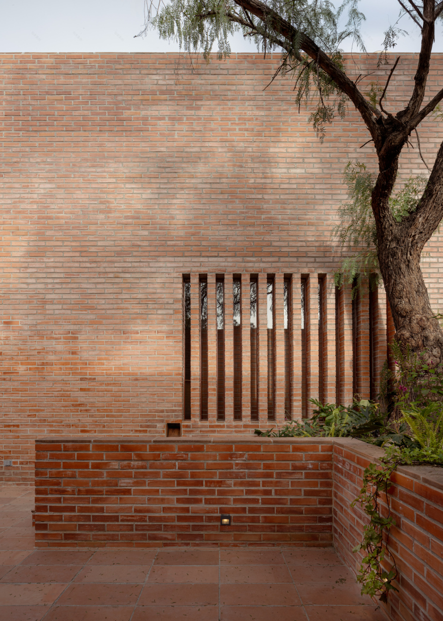 皮鲁莱斯之家丨墨西哥丨Escobedo Soliz(Pavel Escobedo等)-23