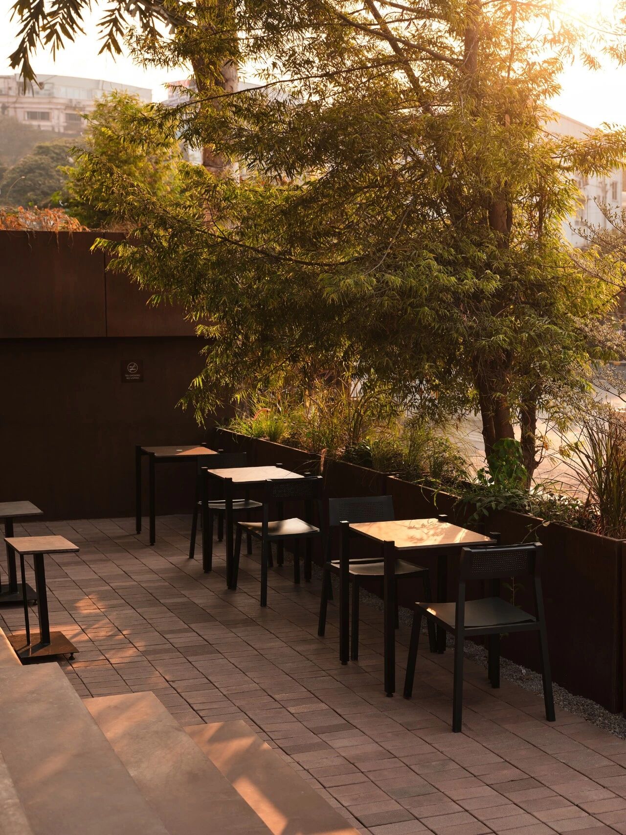 True Black咖啡吧丨印度丨NaaV Studio-11