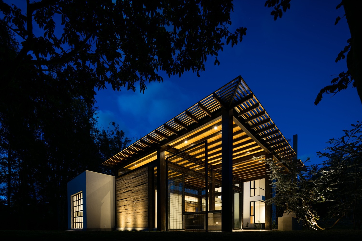 掌案免费分享多个高清别墅场景图，内含别墅户型图-45