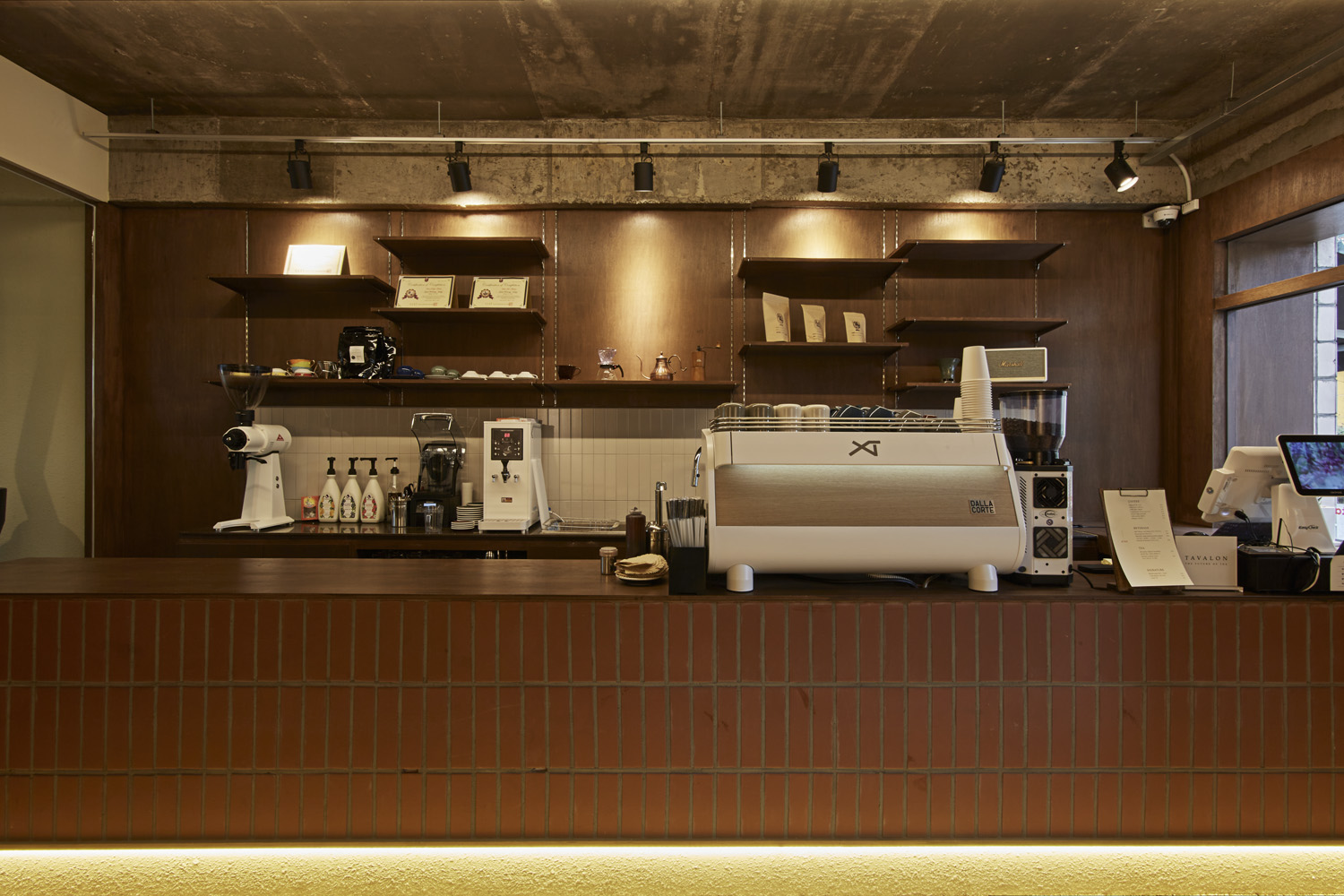 12 平卡佩咖啡厅 | 极简木质空间，沉静优雅-6