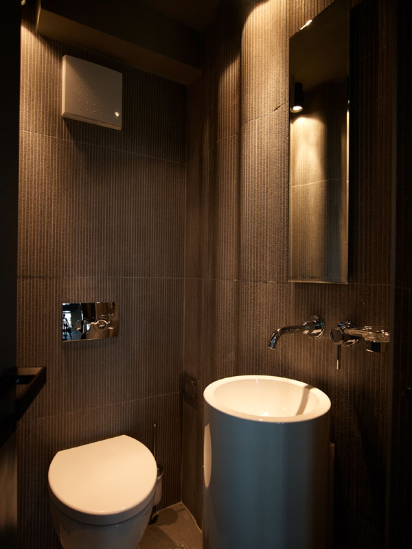 灰色城市阁楼公寓丨希腊雅典丨Theano Potamianou  Ravazoula-13