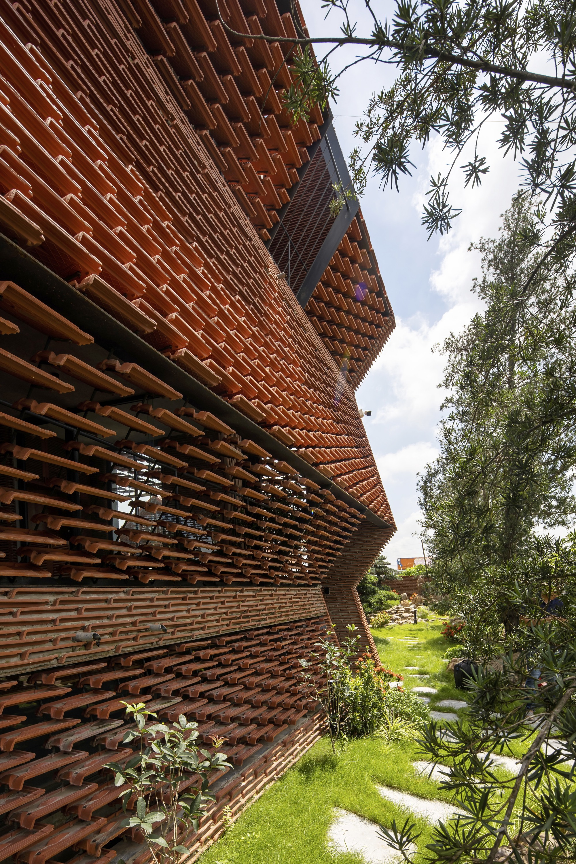 瓦片雀巢屋丨越南丨H&P Architects-36