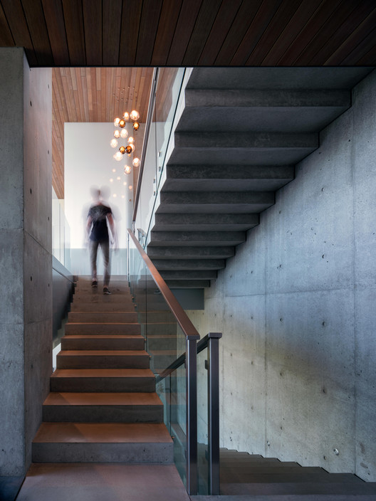 悬崖之上的宁静居所-10