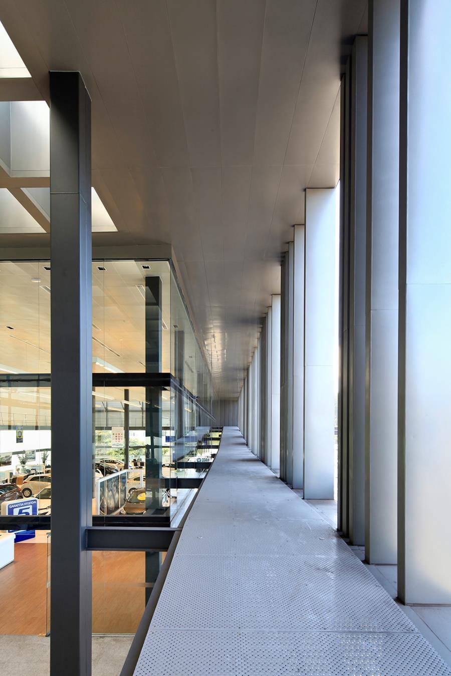 Hyundai 机场展厅-11