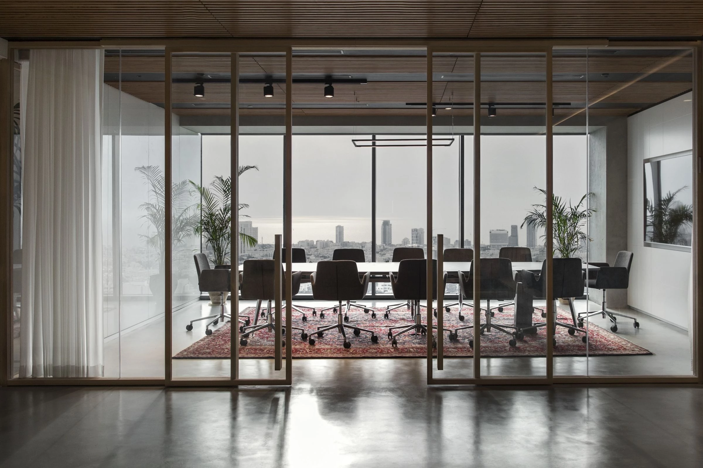 博阿兹·本·祖尔及合伙人律师事务所-24