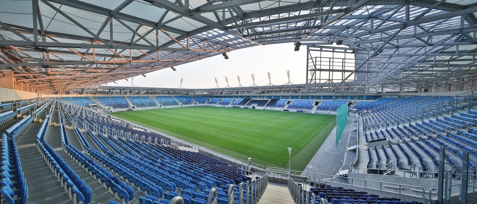 波兰卢布林体育馆,现代功能与视觉冲击的融合-12