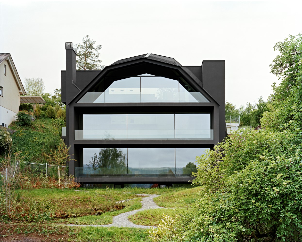 湖边‘黑’住宅-4