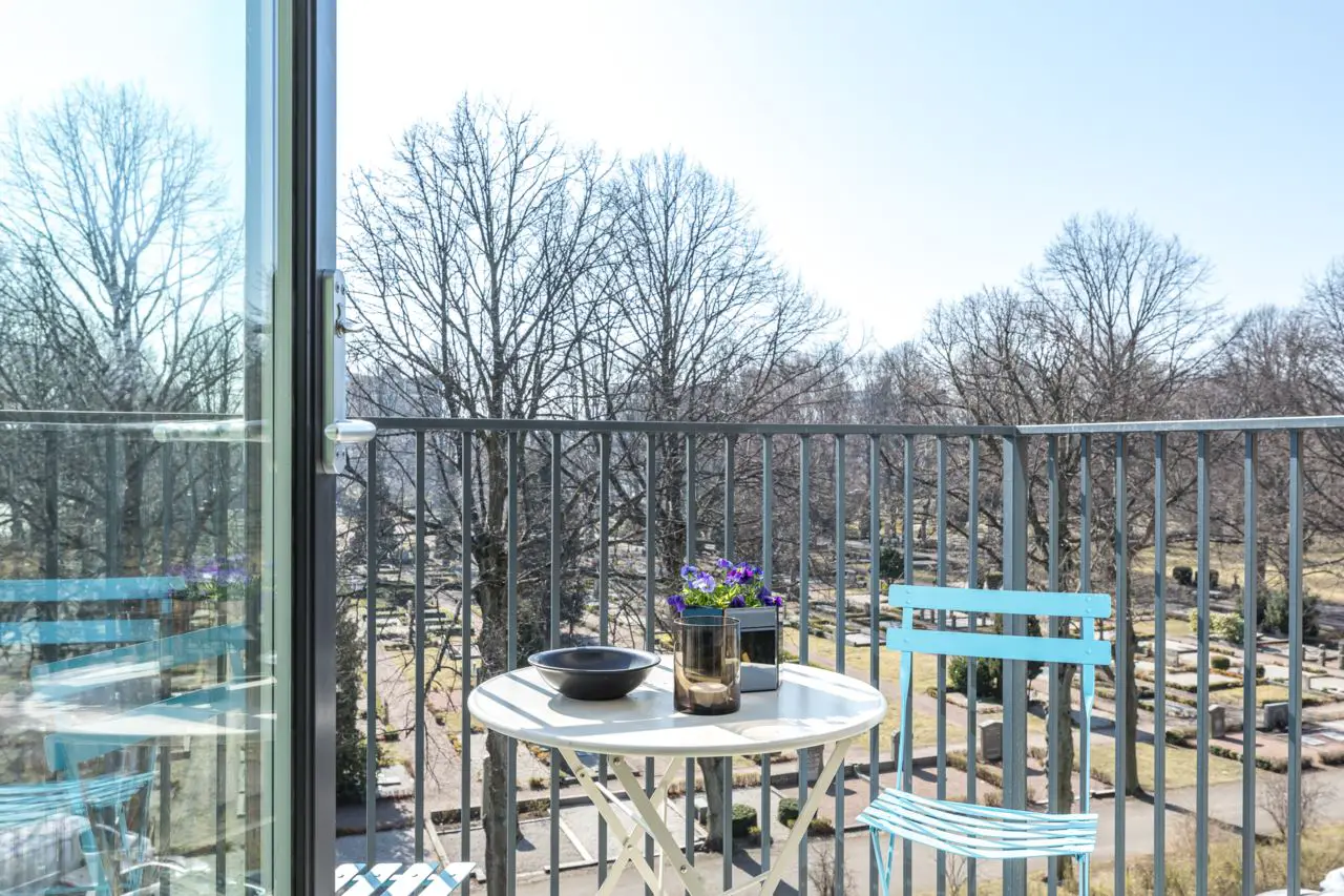 瑞典 40m2 灰混凝土时尚公寓 | 工业风与温馨家居的完美结合-24