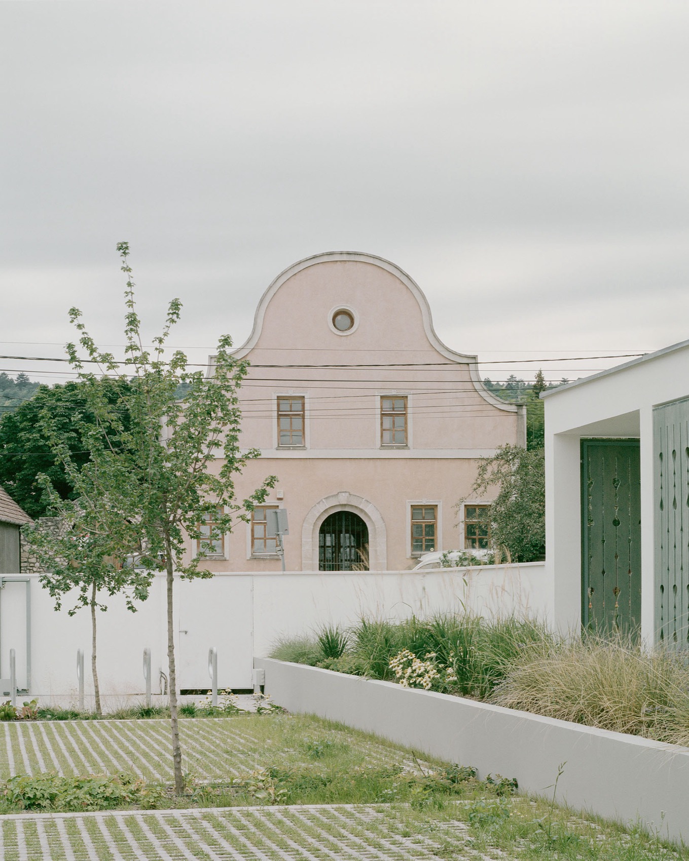 教堂后院中的幼儿园，匈牙利 / Archikon Architects-18
