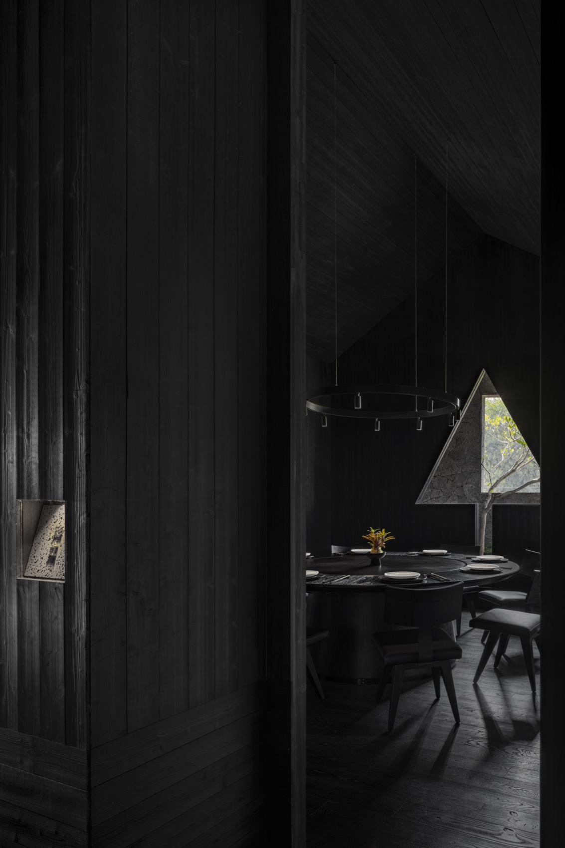 田间之上 中国湘菜馆丨中国广州丨黑白木设计-28