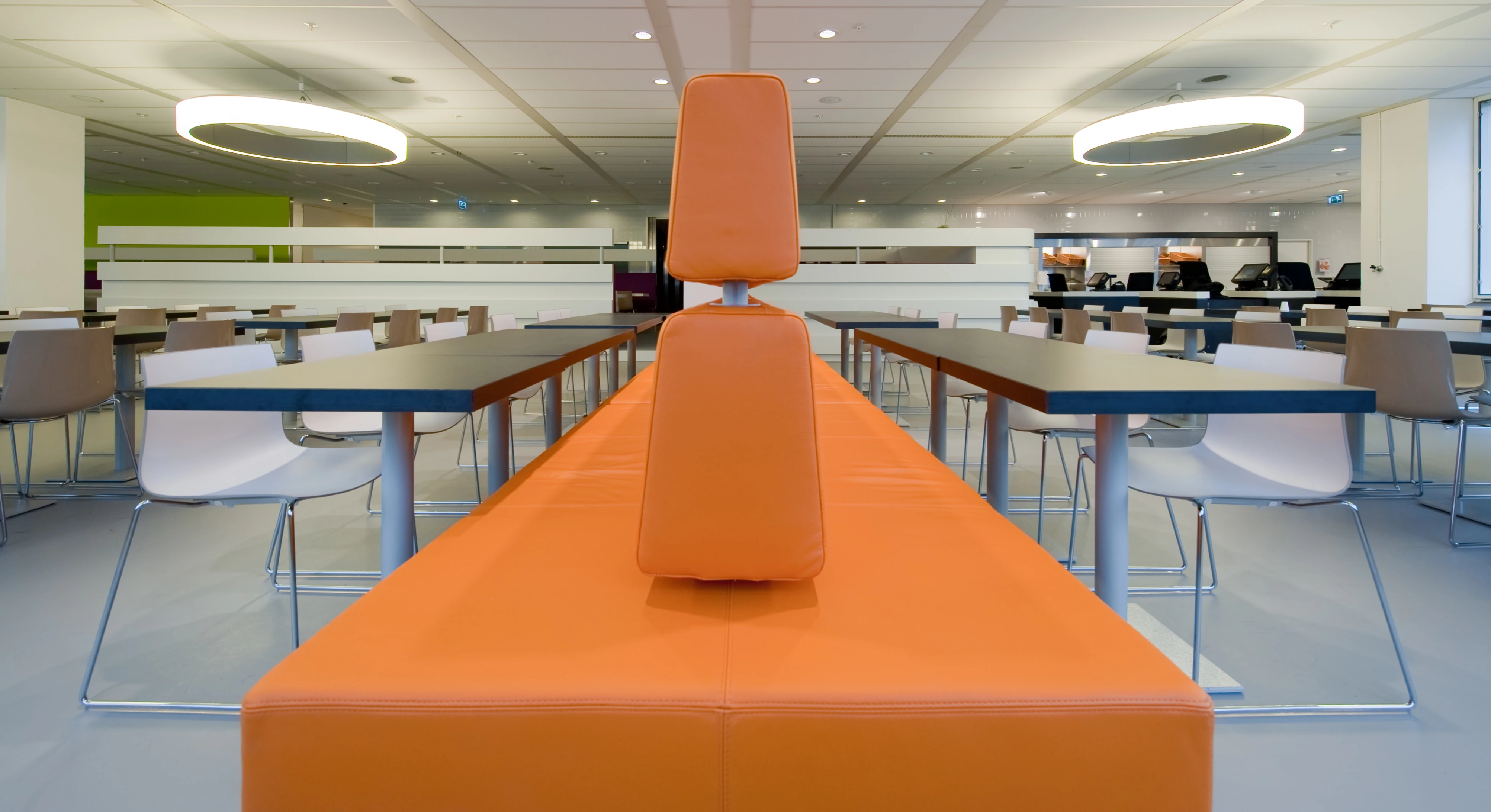 荷兰 Robeco 总部大楼餐厅与办公室翻新-15