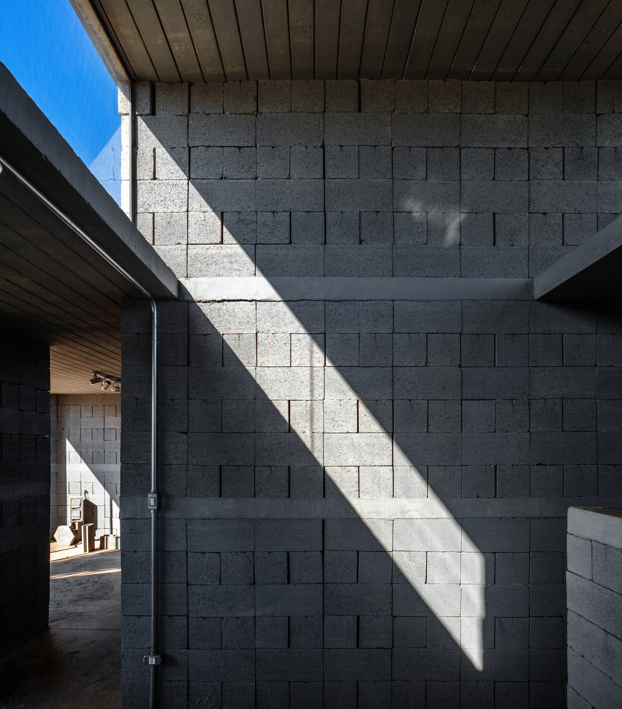 集装箱式工厂总部,无砂浆建筑创新实践-11