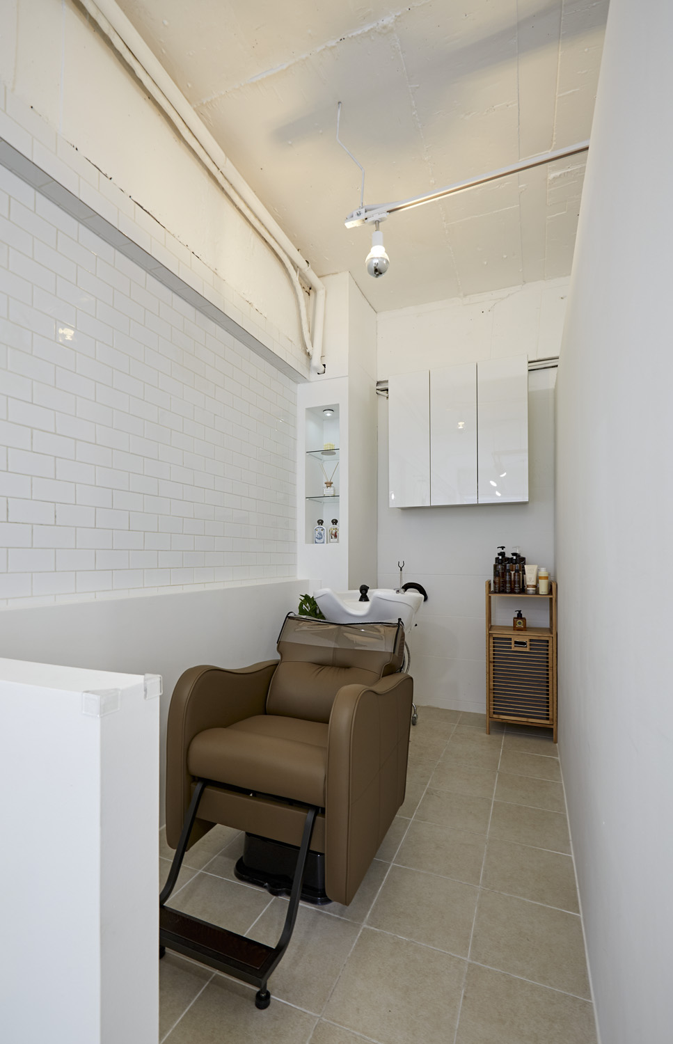 简约白调 12 坪美容室设计-14