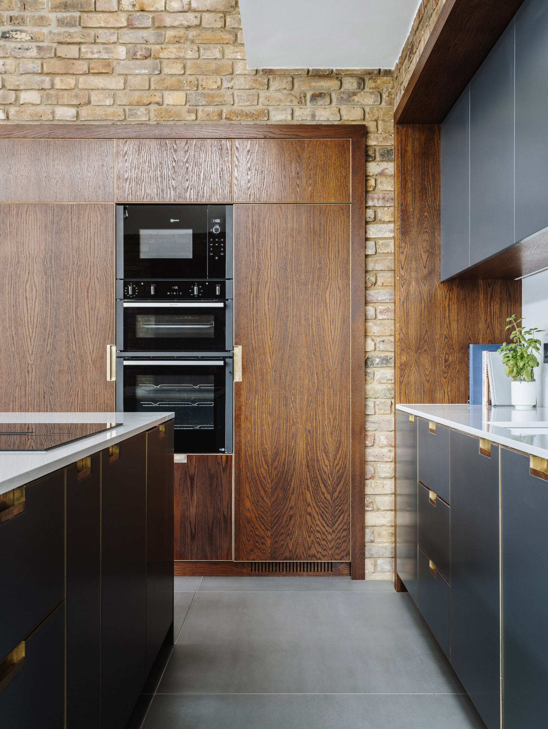 伦敦 Weathered House | Selencky Parsons 打造轻盈钢架玻璃扩展-17