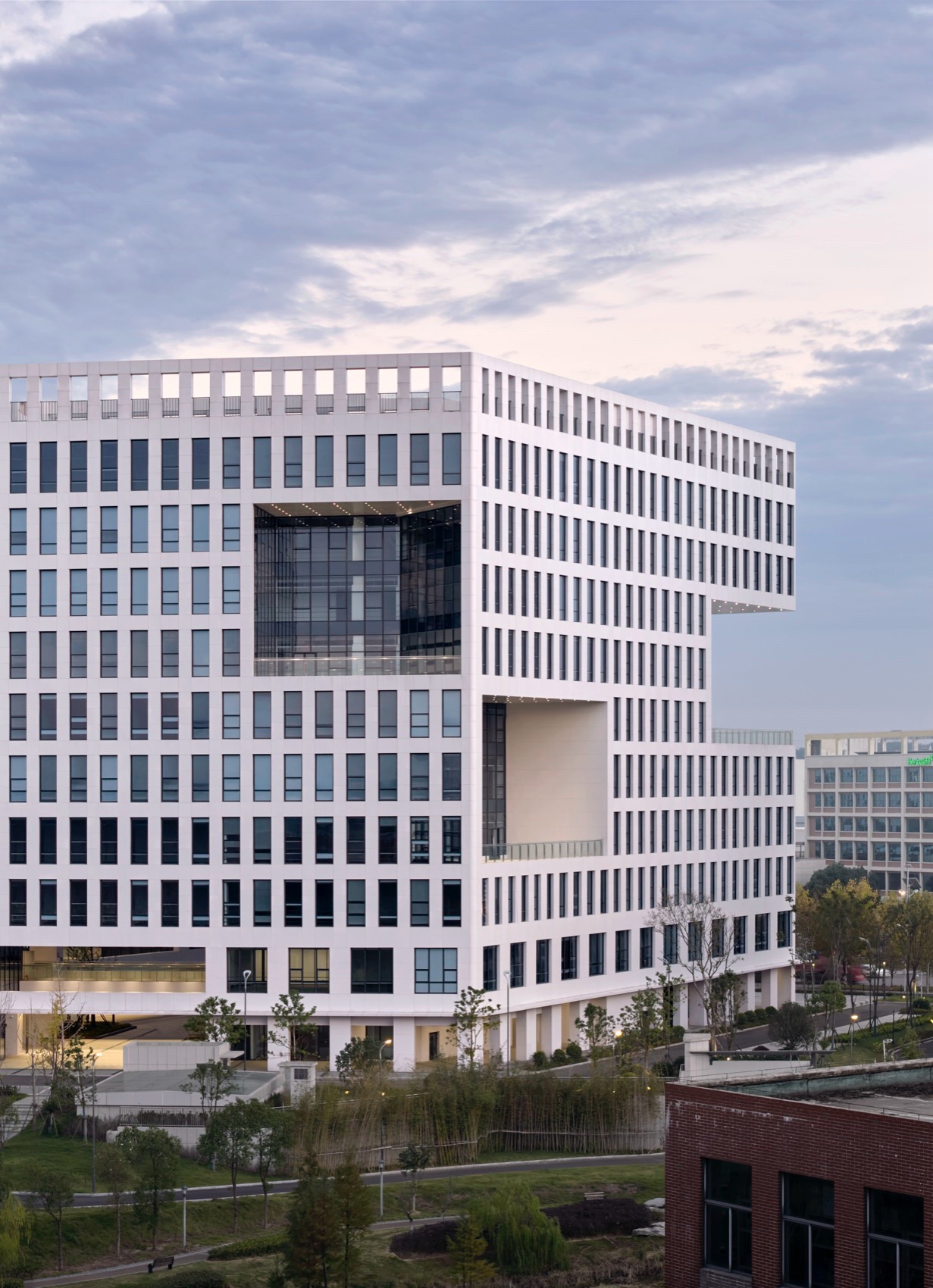 星沙产业基地自贸总部大楼丨中国长沙丨以靠建筑Leeko Architects-38