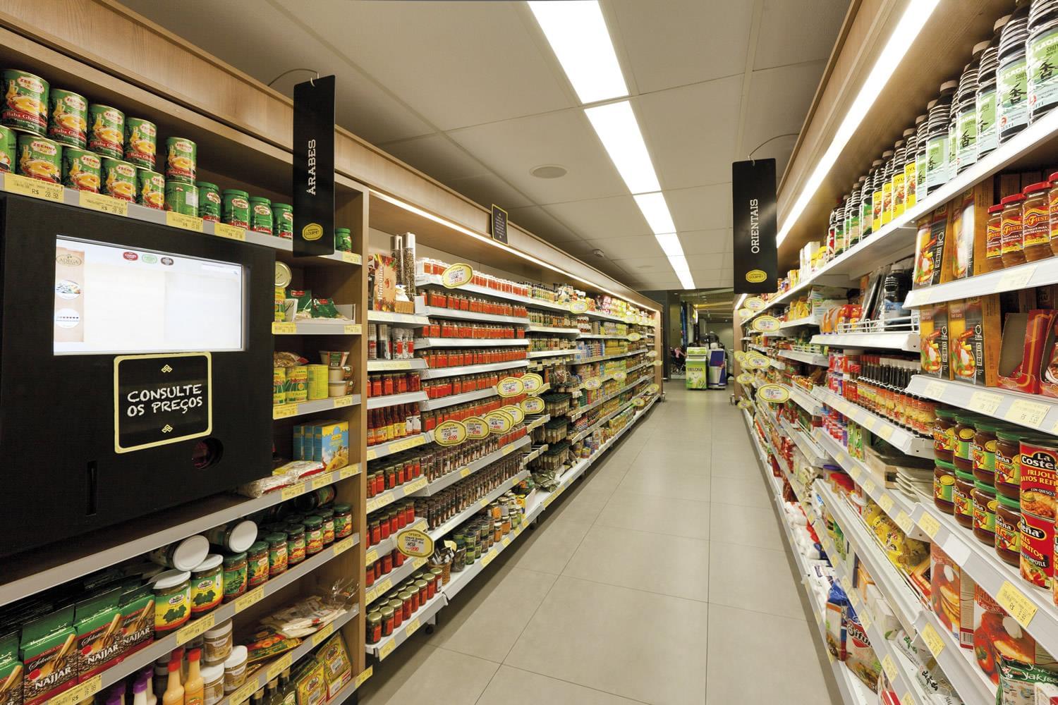 Imperatriz Gourmet · Flavia Guglielmi Arquitetura 的木质魅力办公空间-6