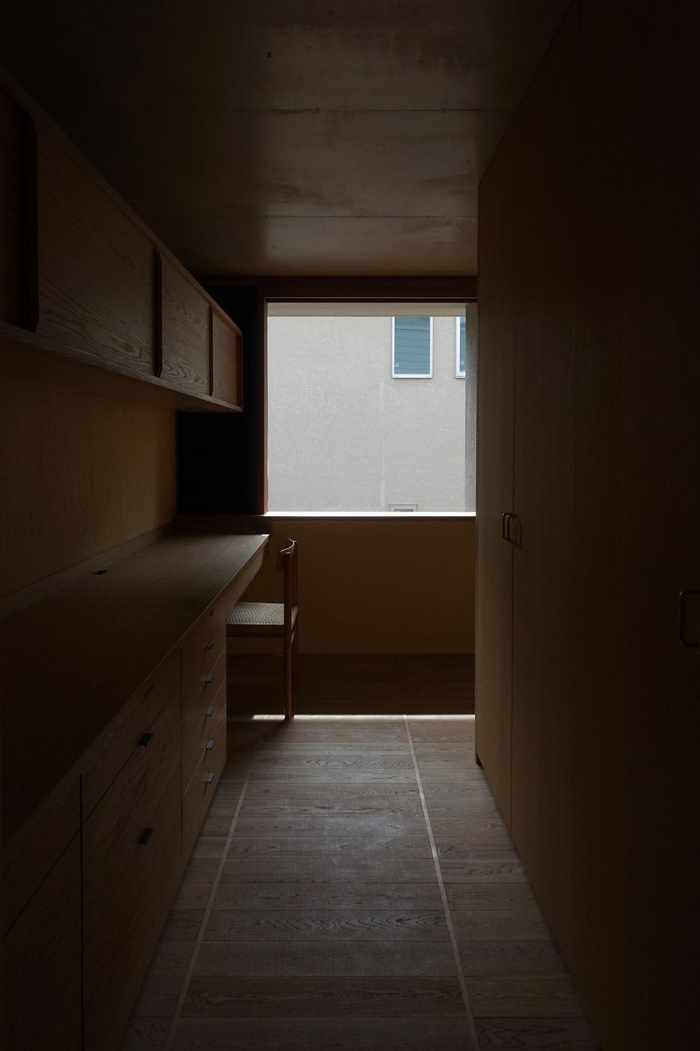 小石川“蝴蝶”屋顶住宅丨日本丨手嵨保建筑事务所-24