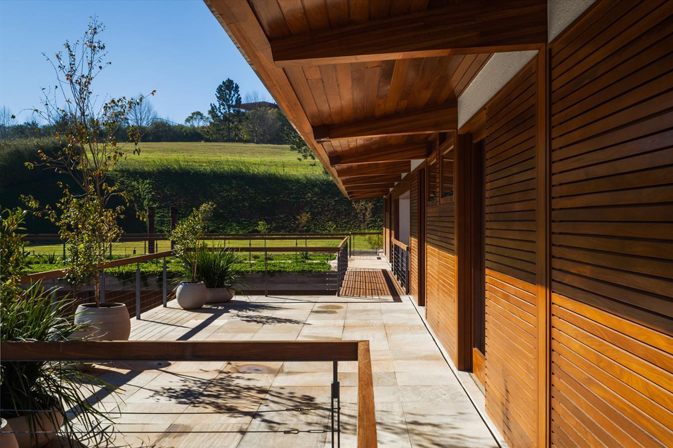 巴西 Bragança Paulista 斜坡住宅-5