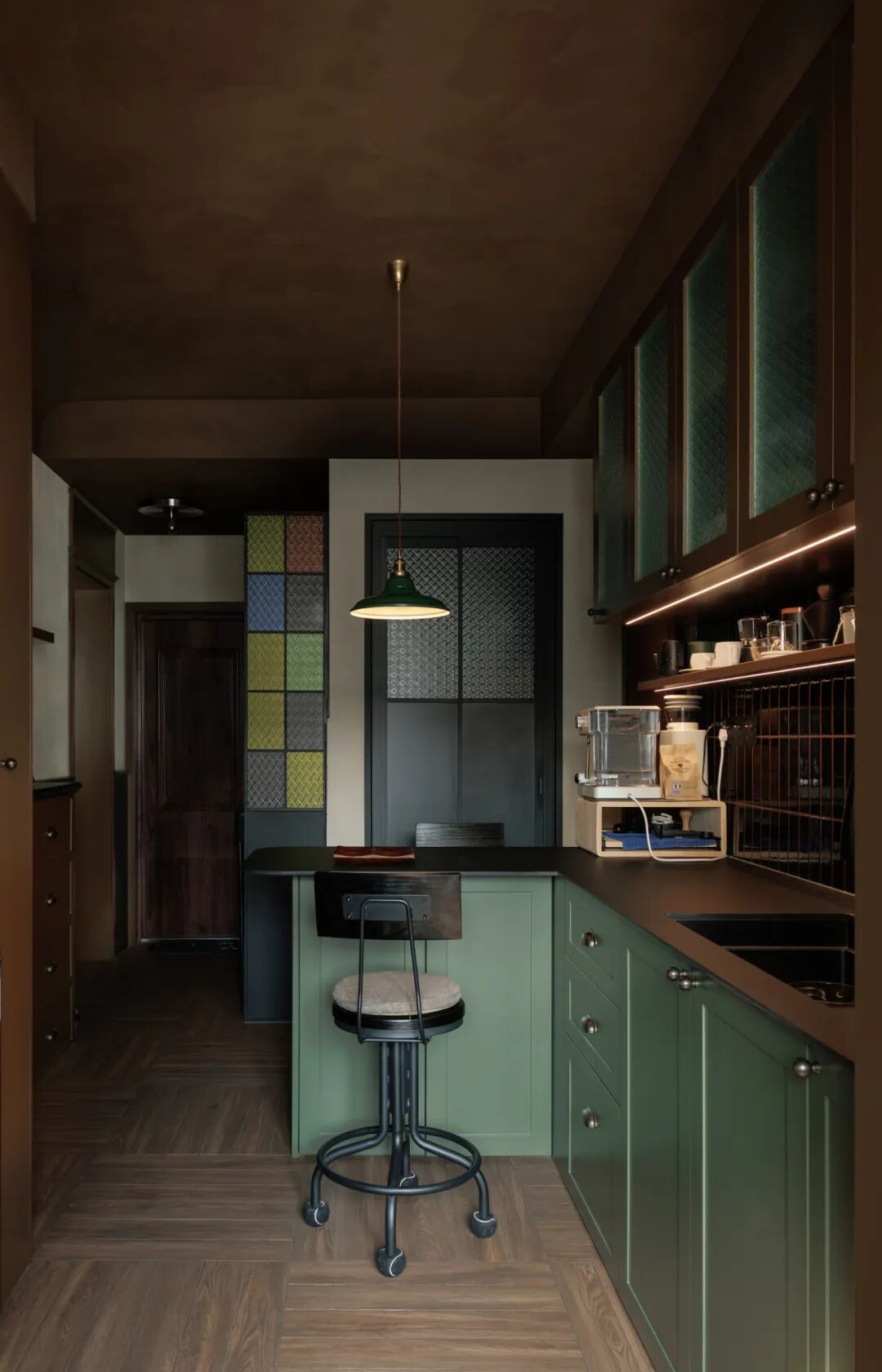 SAS边角边|故宫旁“老破小”变身复古两居-7