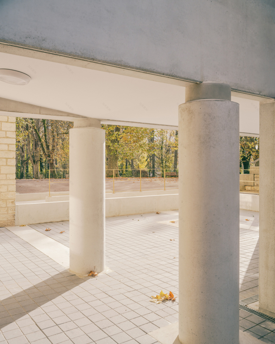 Connecting Gallery for the Les Verdaines Retirement Home / Agence Vulcano-Gibello-26