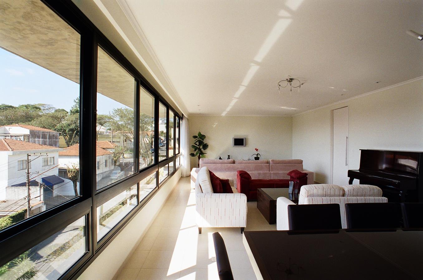 巴西圣阿德莱德建筑 | 经济、节能且美观的混合用途设计-10