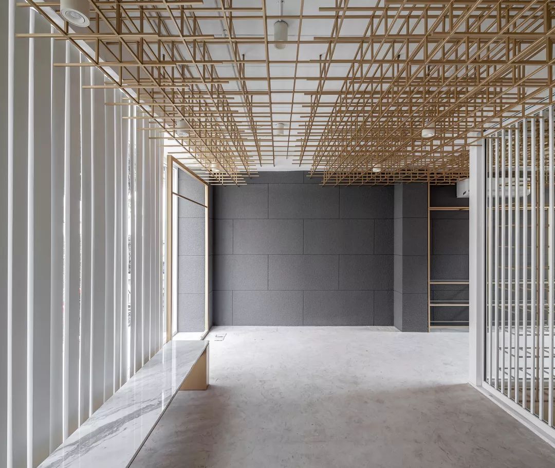 曼谷 Sriwara 办公室改造 | 集精品店与办公空间一体-4