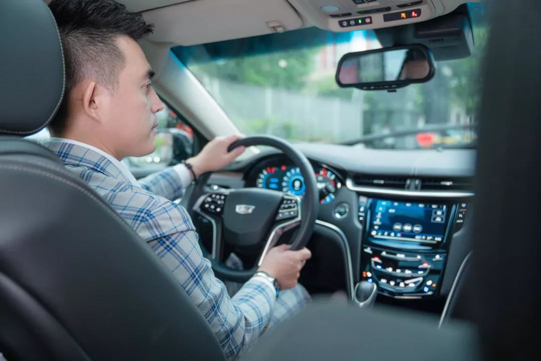 方磊会客室 | 方磊 x 路虎揽胜星脉 极简是共通的话题-60