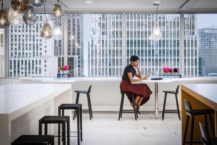 芝加哥 CRA 办公室改造 | 自然光与灵动通透的完美结合-5