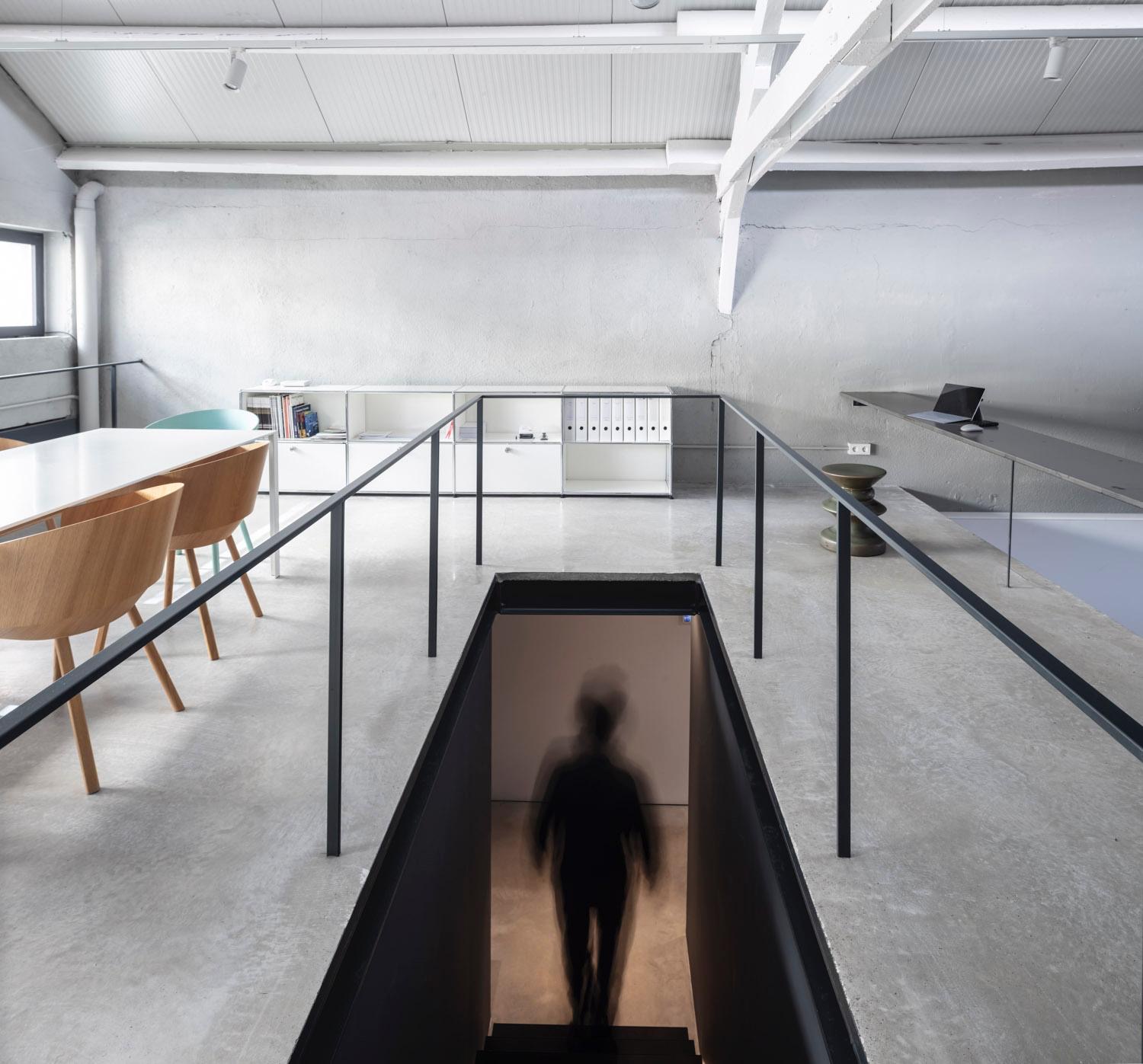 Isern & Associats旧工业厂房改造新办公室丨西班牙巴塞罗那-24
