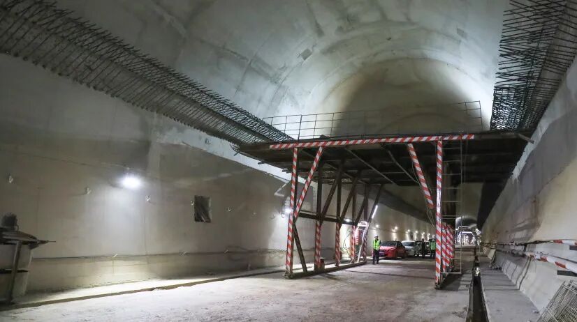 集团首个双层特大断面隧道全线洞通-4
