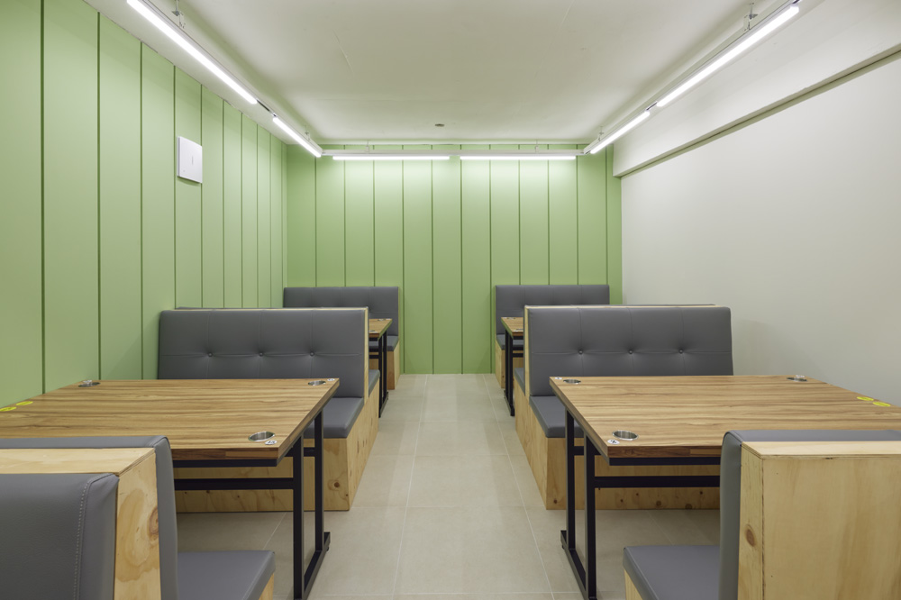 25 平米极简游戏咖啡厅设计-9